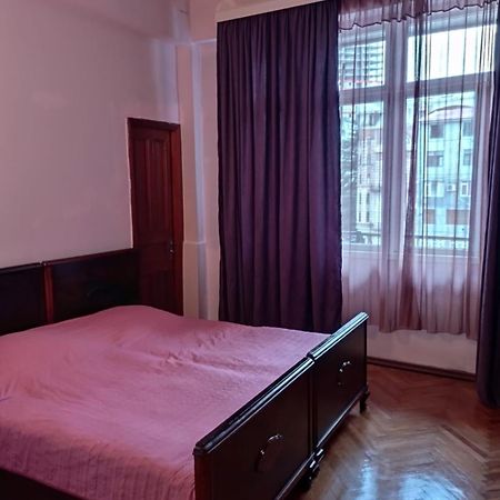 Апартаменты От Зуры Batumi Ngoại thất bức ảnh