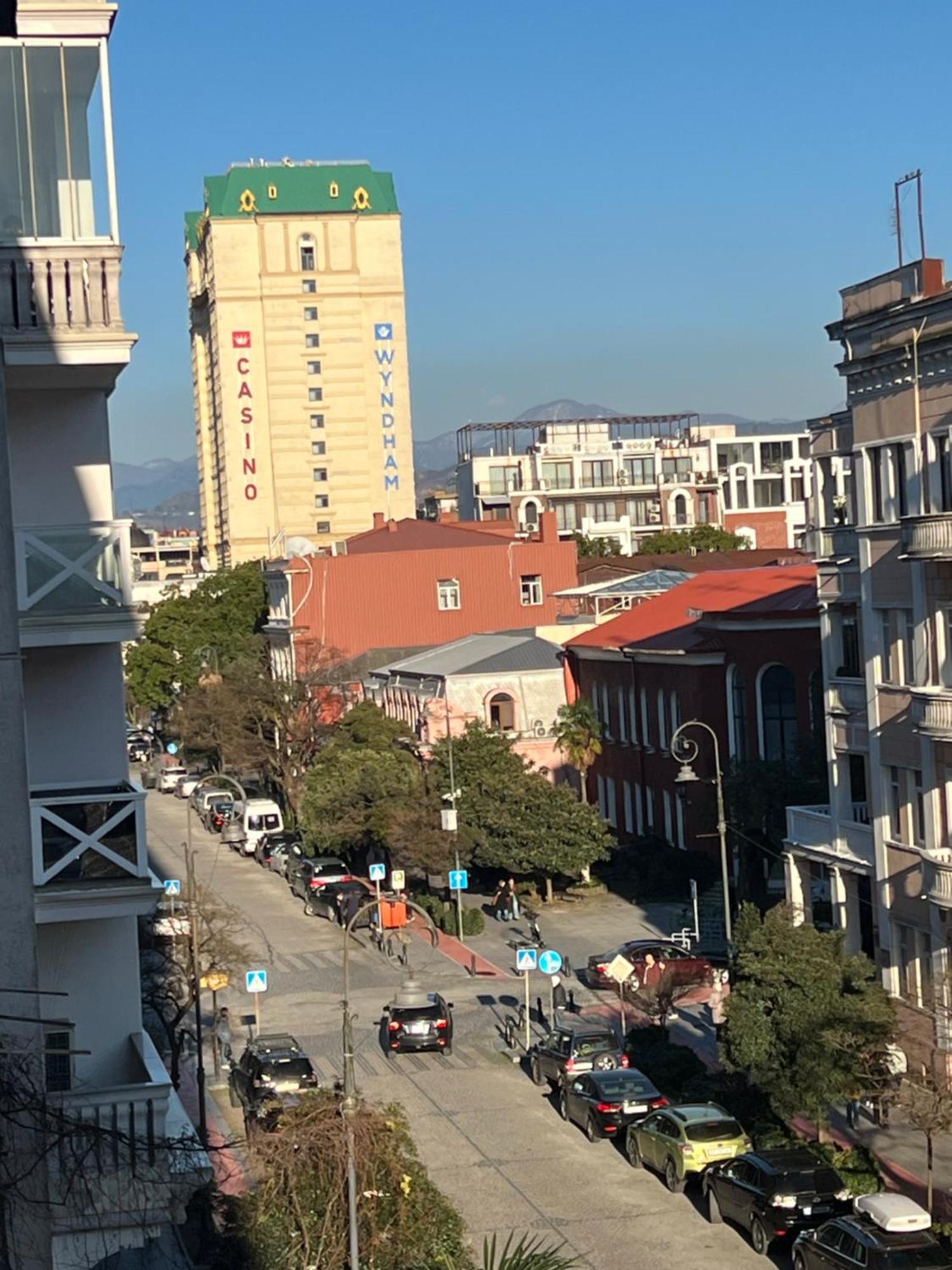 Апартаменты От Зуры Batumi Ngoại thất bức ảnh